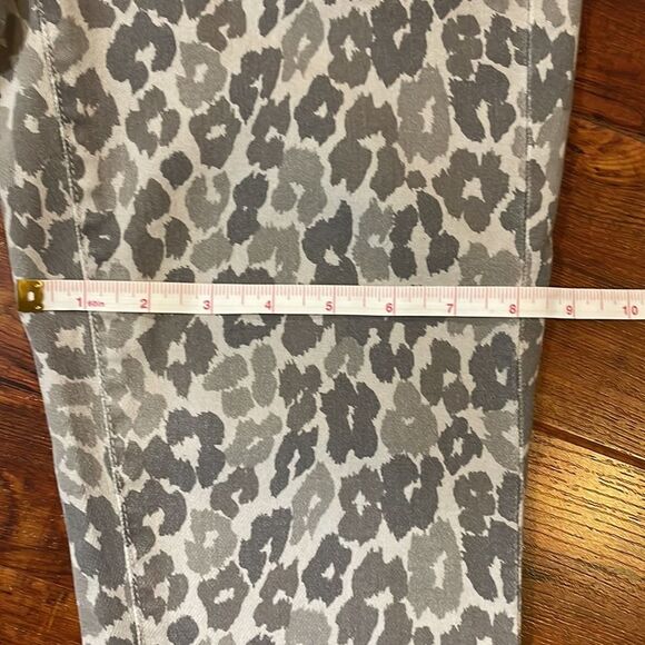 Ann Taylor Modern Fit Leopard Print Gray Jeans size 2 - Picture 9 of 9